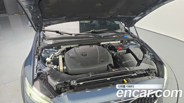 Volvo V60 Cross Country (II) T5 Pro AWD 2020 — фото 6