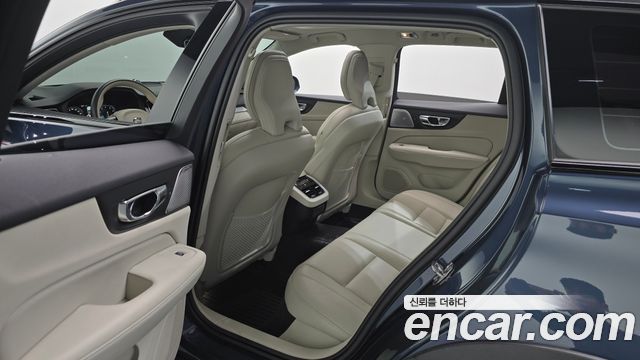 Volvo V60 Cross Country (II) T5 Pro AWD 2020 — фото 12