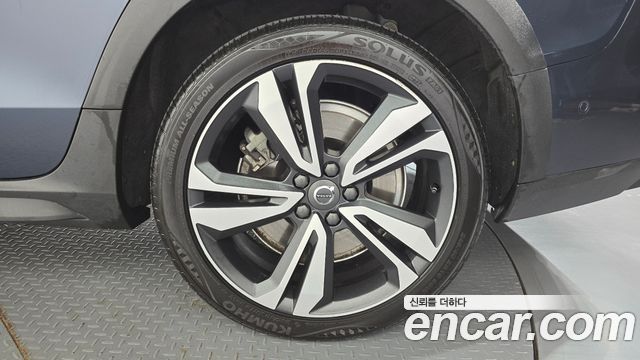 Volvo V60 Cross Country (II) T5 Pro AWD 2020 — фото 21