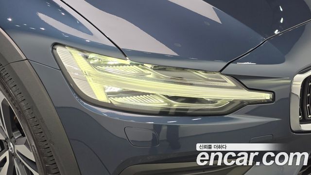 Volvo V60 Cross Country (II) T5 Pro AWD 2020 — фото 22