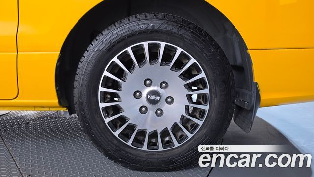 Hyundai Grand Starex School Bus 2019 — фото 21