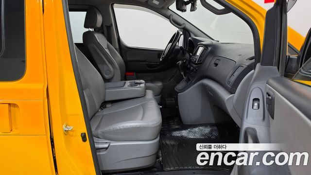 Hyundai Grand Starex School Bus 2019 — фото 26