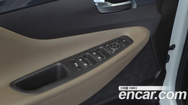 Hyundai Santa Fe Diesel 2.2 2WD Prestige 2021 — фото 30