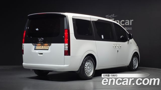 Hyundai Staria Tourer 11-Seater Smart 2023 — фото 2