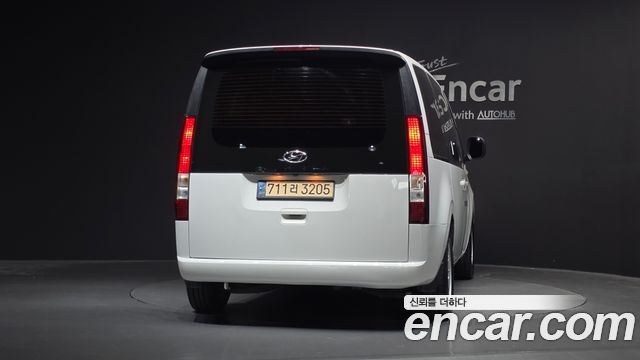 Hyundai Staria Tourer 11-Seater Smart 2023 — фото 4