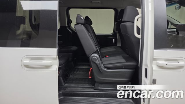 Hyundai Staria Tourer 11-Seater Smart 2023 — фото 12