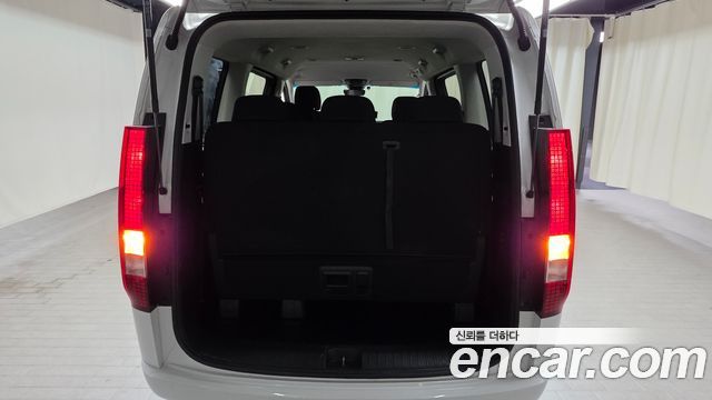 Hyundai Staria Tourer 11-Seater Smart 2023 — фото 18