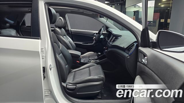 Hyundai Tucson Diesel 2.0 2WD Modern 2016 — фото 11