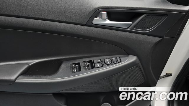 Hyundai Tucson Diesel 2.0 2WD Modern 2016 — фото 17