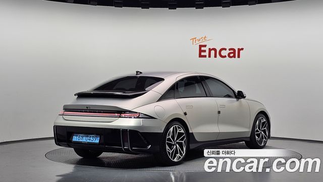 Hyundai Ioniq 6 Long Range AWD Exclusive + 2023 — фото 2
