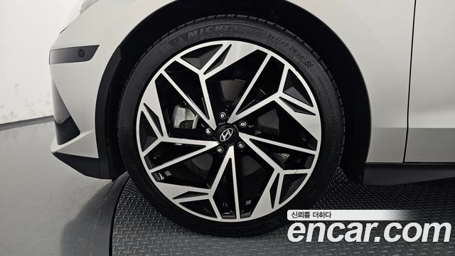 Hyundai Ioniq 6 Long Range AWD Exclusive + 2023 — фото 5
