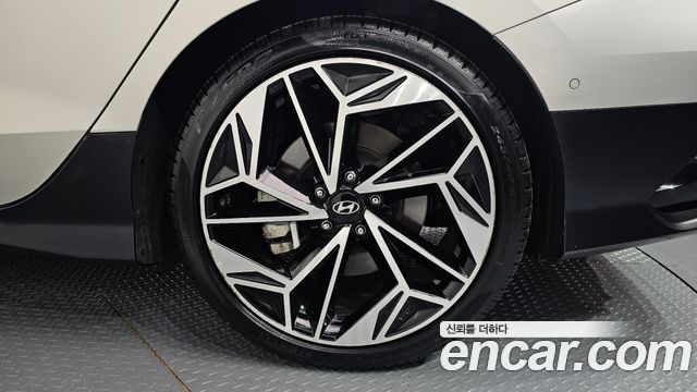 Hyundai Ioniq 6 Long Range AWD Exclusive + 2023 — фото 21