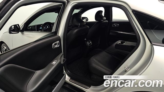 Hyundai Ioniq 6 Long Range AWD Exclusive + 2023 — фото 26