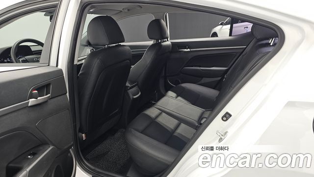 Hyundai Avante (AD) 1.6 GDI Value Plus 2017 — фото 11
