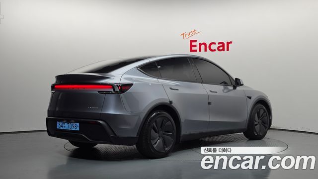 Tesla Model Y Long Range AWD 2025 — фото 2
