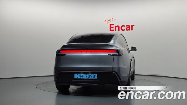 Tesla Model Y Long Range AWD 2025 — фото 4