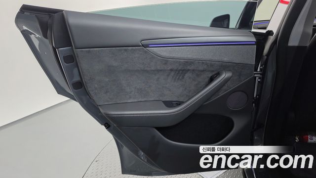 Tesla Model Y Long Range AWD 2025 — фото 25