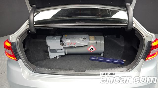 Hyundai Sonata (LF) LPI TAXI Premium 2017 — фото 20