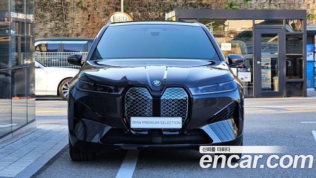 BMW iX xDrive50 Sports Plus 2023 — фото 3