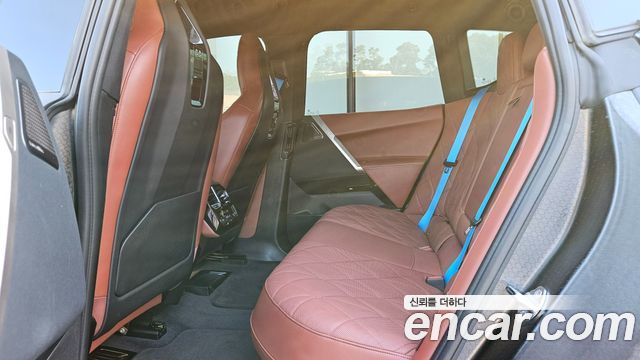 BMW iX xDrive50 Sports Plus 2023 — фото 17