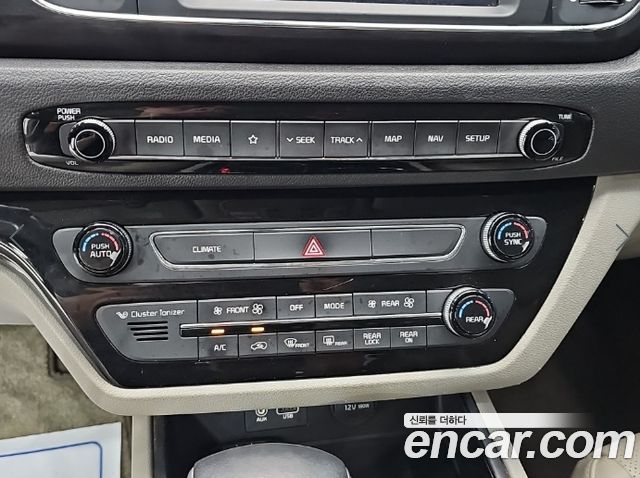 Kia Carnival 9-Seater Luxury 2019 — фото 10