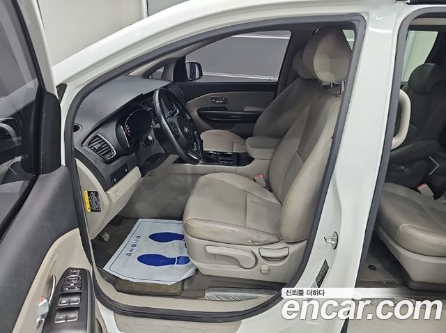Kia Carnival 9-Seater Luxury 2019 — фото 15