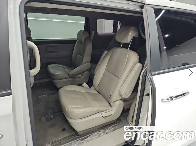 Kia Carnival 9-Seater Luxury 2019 — фото 16