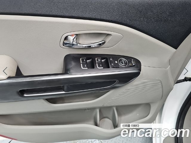 Kia Carnival 9-Seater Luxury 2019 — фото 21