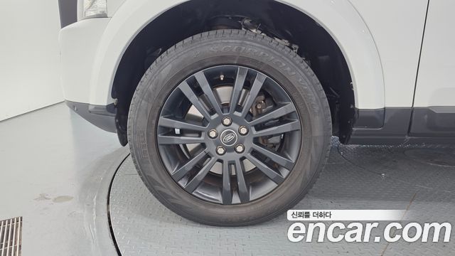 Land Rover Discovery 4 3.0 SDV6 HSE 2016 — фото 5
