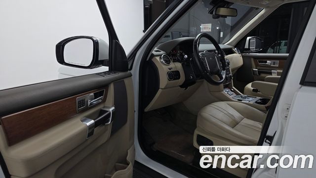 Land Rover Discovery 4 3.0 SDV6 HSE 2016 — фото 10