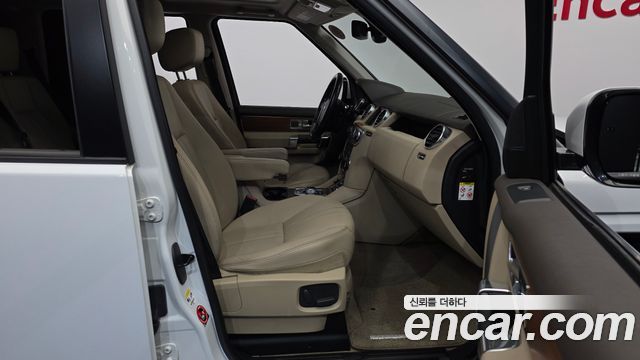 Land Rover Discovery 4 3.0 SDV6 HSE 2016 — фото 11