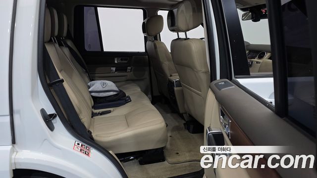 Land Rover Discovery 4 3.0 SDV6 HSE 2016 — фото 12