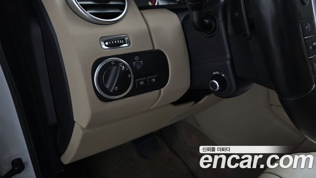 Land Rover Discovery 4 3.0 SDV6 HSE 2016 — фото 14