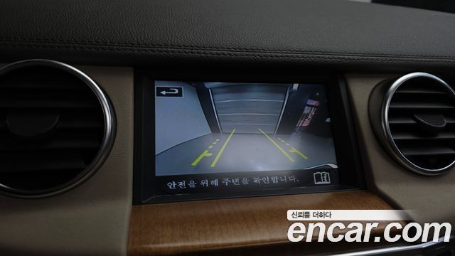 Land Rover Discovery 4 3.0 SDV6 HSE 2016 — фото 16