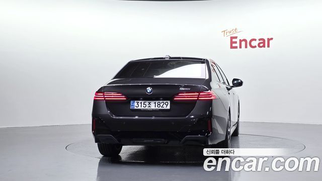 BMW 5 Series (G60) 520i M Sport 2024 — фото 4
