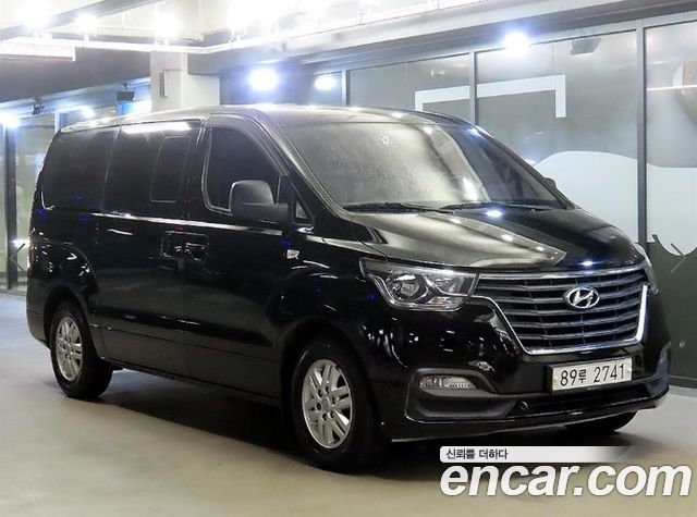Hyundai Grand Starex Van 5-Seater Modern
