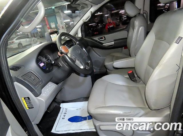 Hyundai Grand Starex Van 5-Seater Modern 2019 — фото 6