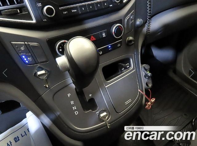 Hyundai Grand Starex Van 5-Seater Modern 2019 — фото 16