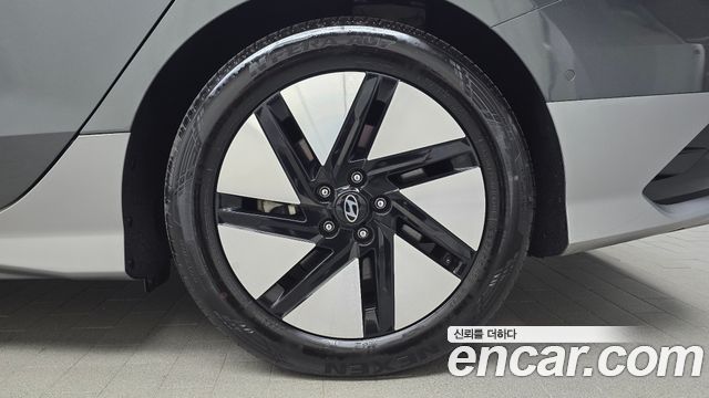 Hyundai Ioniq 6 Long Range Exclusive + 2023 — фото 27