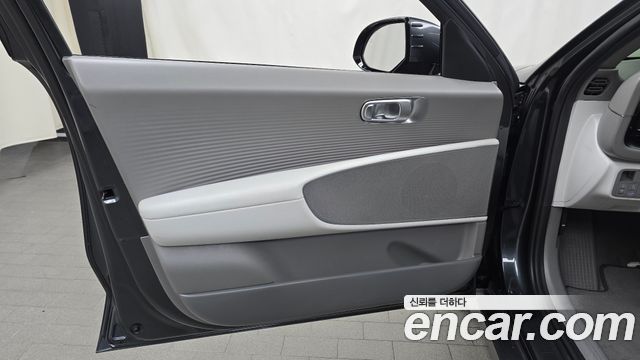 Hyundai Ioniq 6 Long Range Exclusive + 2023 — фото 30