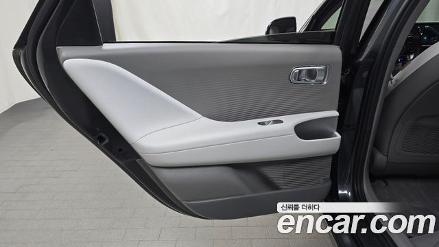 Hyundai Ioniq 6 Long Range Exclusive + 2023 — фото 31