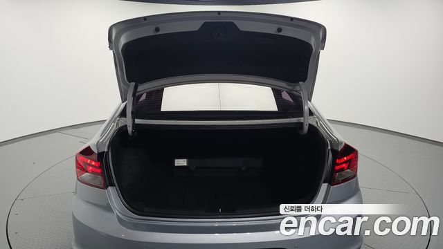 Hyundai Avante (AD) 1.6 Style 2020 — фото 20