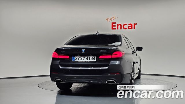 BMW 5 Series (G30) 530i xDrive M Sport Package 2023 — фото 4