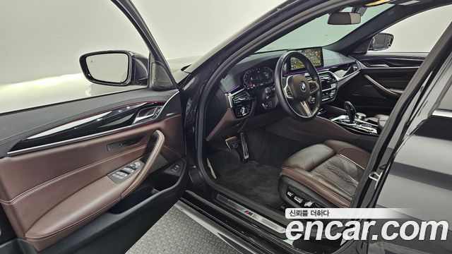 BMW 5 Series (G30) 530i xDrive M Sport Package 2023 — фото 10
