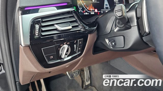 BMW 5 Series (G30) 530i xDrive M Sport Package 2023 — фото 27
