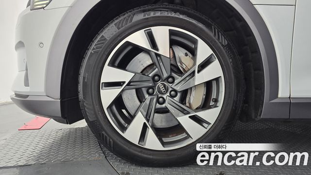 Audi e-tron 50 Quattro Sportback 2022 — фото 5