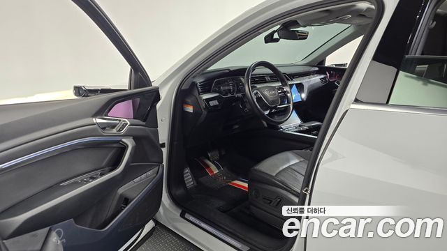 Audi e-tron 50 Quattro Sportback 2022 — фото 10
