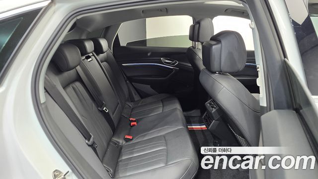 Audi e-tron 50 Quattro Sportback 2022 — фото 11