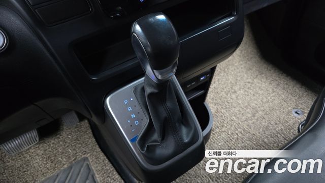 Hyundai Staria Cargo 3-Seater Modern 2022 — фото 9