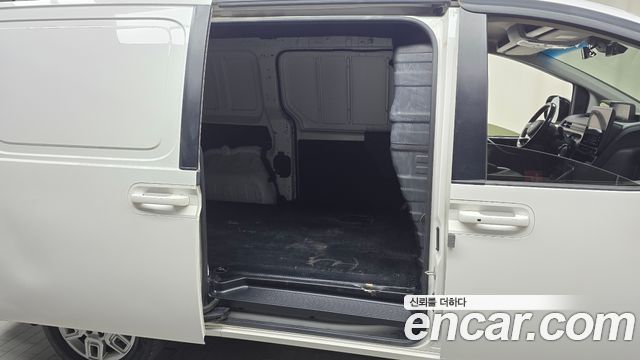 Hyundai Staria Cargo 3-Seater Modern 2022 — фото 11
